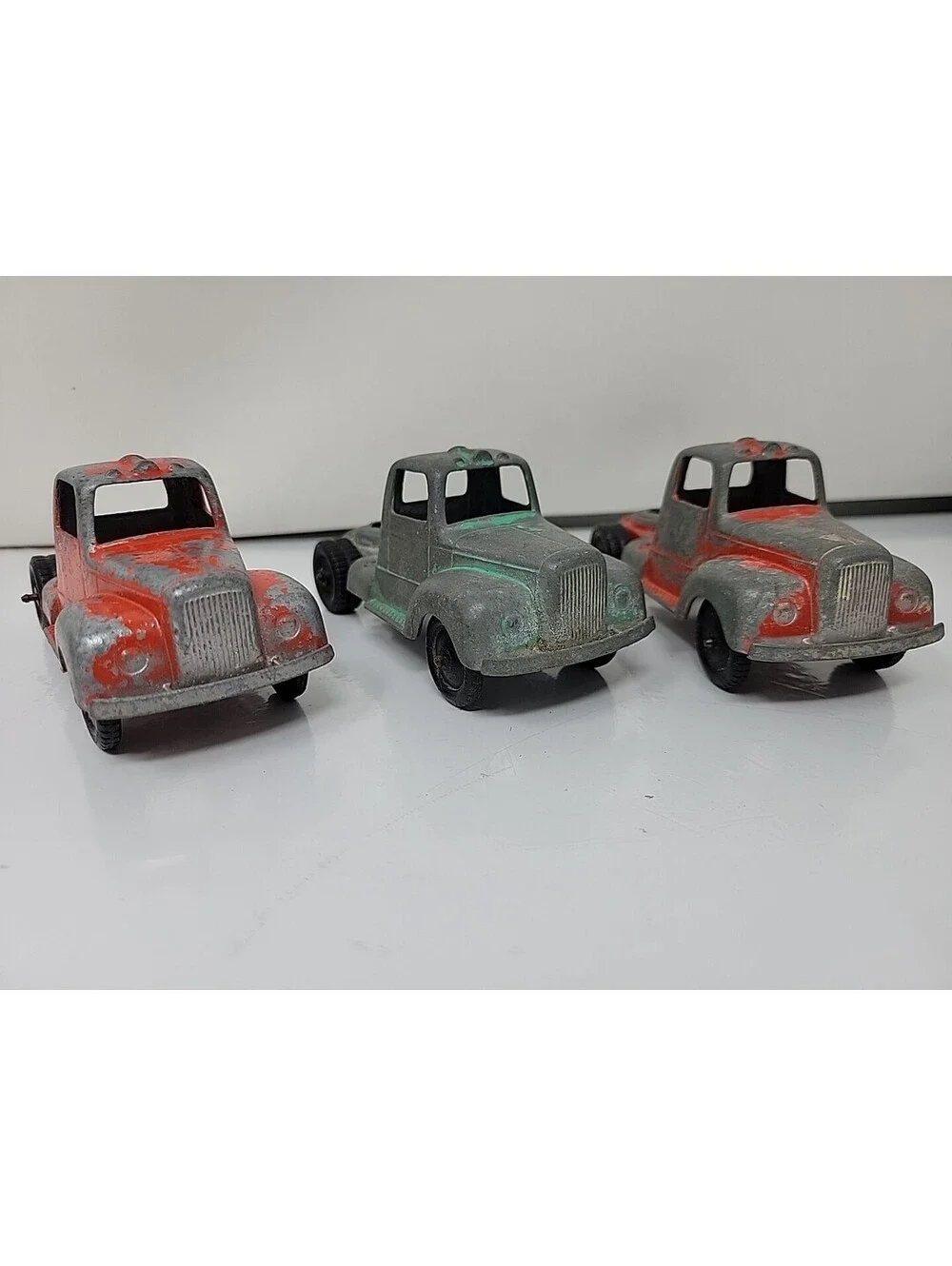 15 Vintage Tootsietoy  lot Of 15 Made in USA diecast metal Cars & Trucks